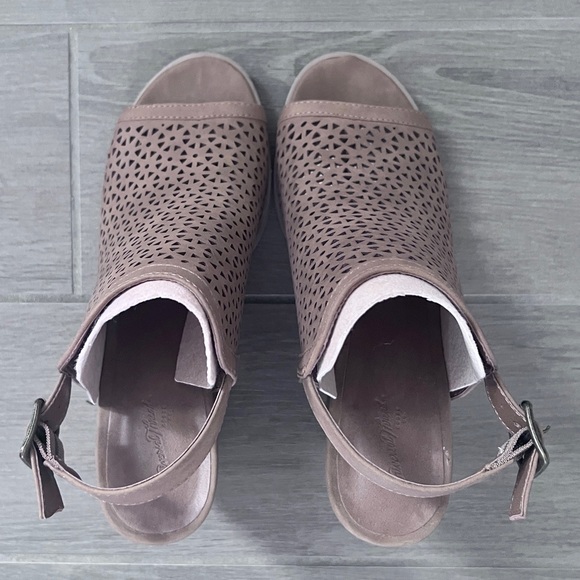 Peep Toe Mule Sandals with Stacked Block Heel - Picture 3 of 7